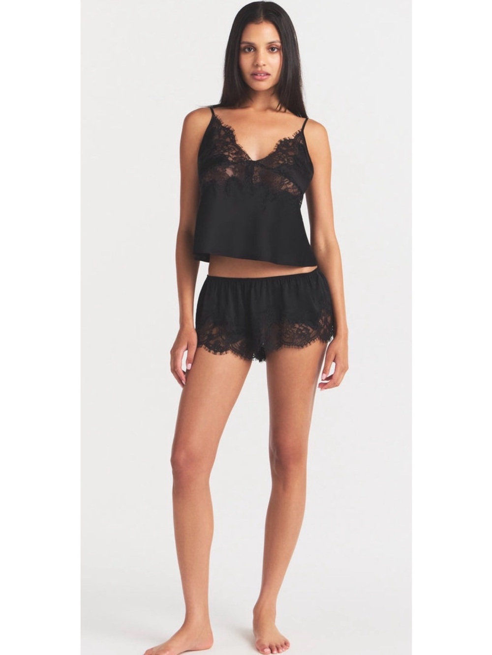 NWT SKIMS Silk Lace Short in Onyx - Small